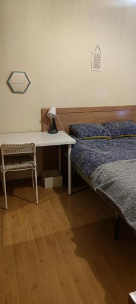 Amplia habitación en buena ubicación